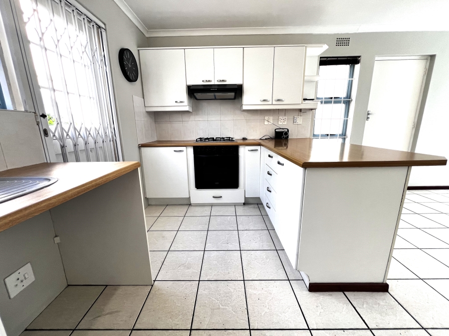 To Let 2 Bedroom Property for Rent in Sunningdale Western Cape